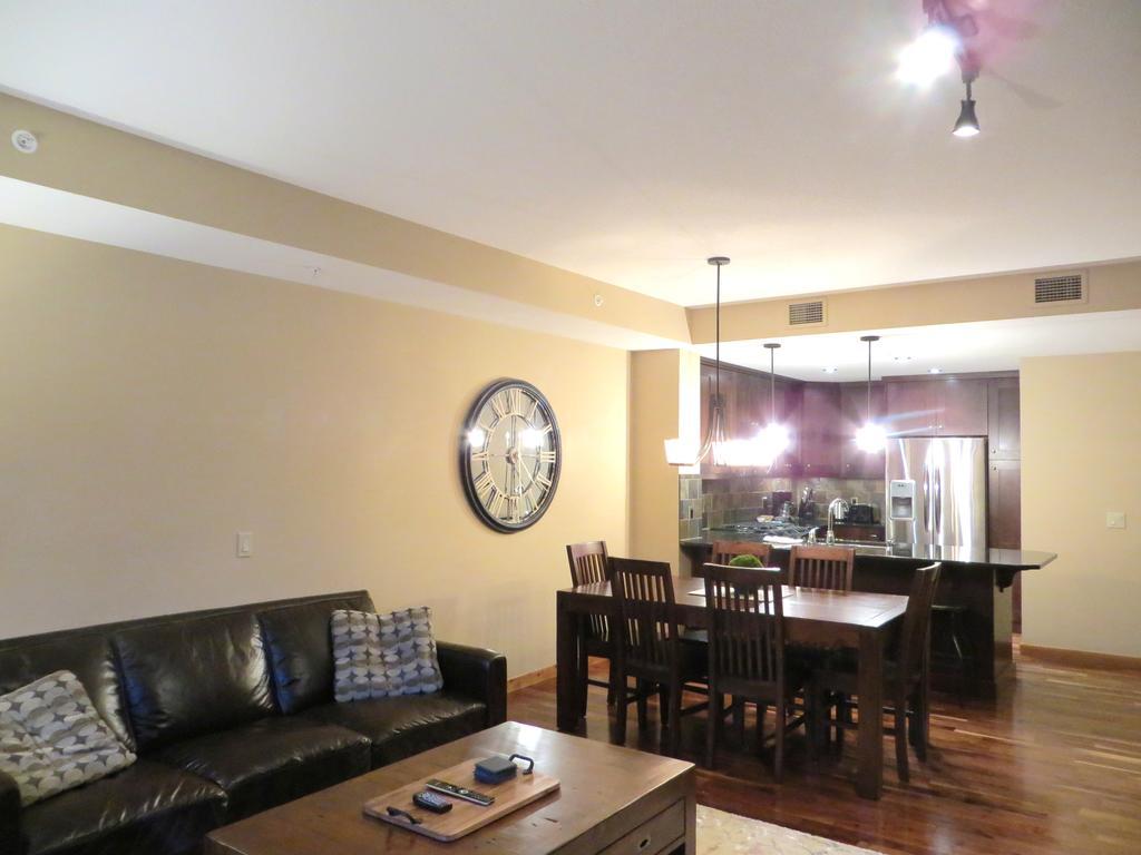 Luxury Canmore Vacations Bagian luar foto