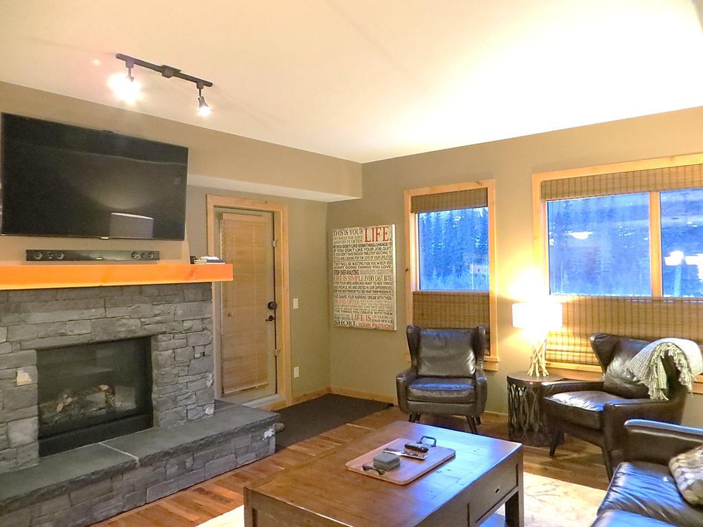 Luxury Canmore Vacations Bagian luar foto