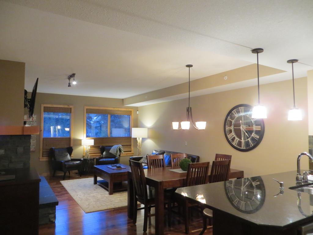 Luxury Canmore Vacations Ruang foto