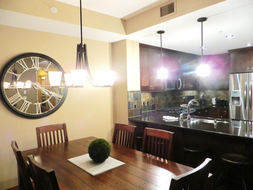 Luxury Canmore Vacations Bagian luar foto