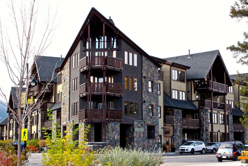 Luxury Canmore Vacations Bagian luar foto