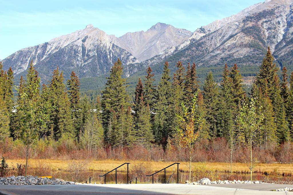 Luxury Canmore Vacations Bagian luar foto